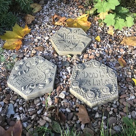 Alice In Wonderland Ornamental Stepping Stones Insect Drinkers Set, 3 Pieces 3 Alice In Wonderland Ornamental Stepping Stones Insect Drinkers Set, 3 Pieces