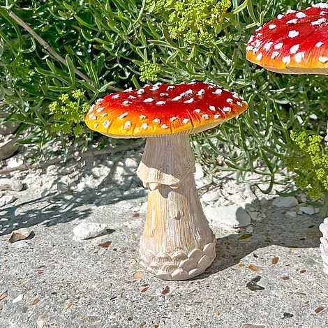 Garden Mushroom / Toadstool Ornament 4 Garden Mushroom / Toadstool Ornament - Image 2